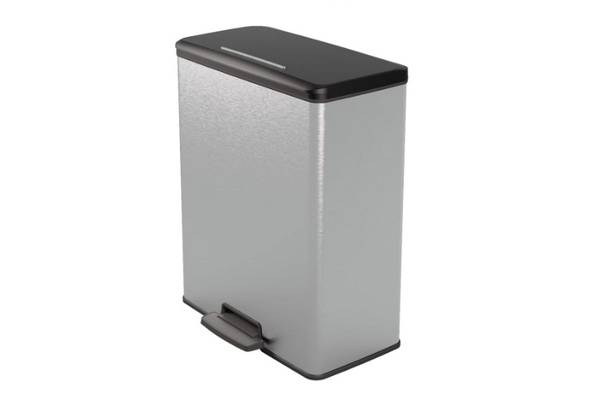 Poubelle Curver 65L effet métal dans une cuisine